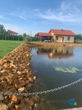 Kamień murowy hydrotechniczny techniczny na skarpy stawu wzmocnienie przyczółków